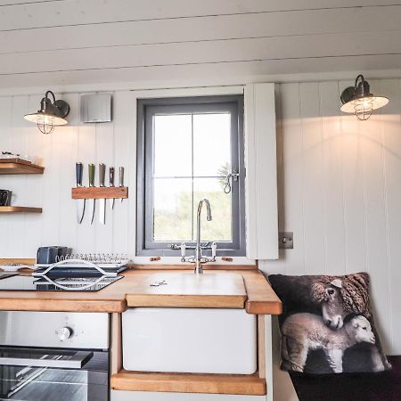 Shepherds Hut Lonmore Eksteriør bilde